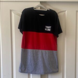 VIBES Men’s Black, Red, and Gray Graphic T-Shirt. Size S